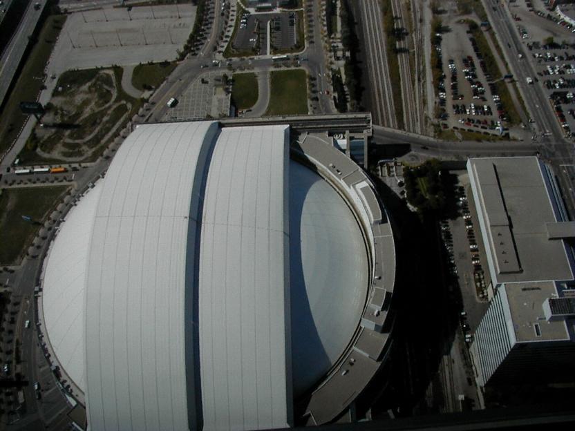 [SkyDome von oben]