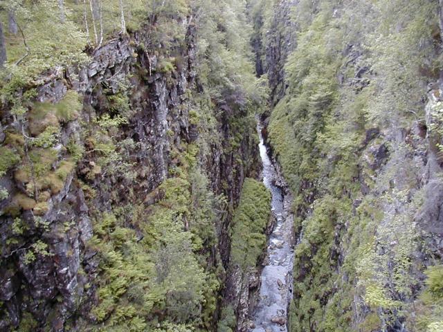 Corriesshalloch Gorge: Blick von der Brücke über die Falls of Measach