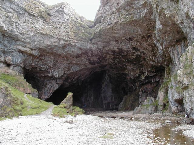 Am Eingang der Smoo Cave (nahe Durness)